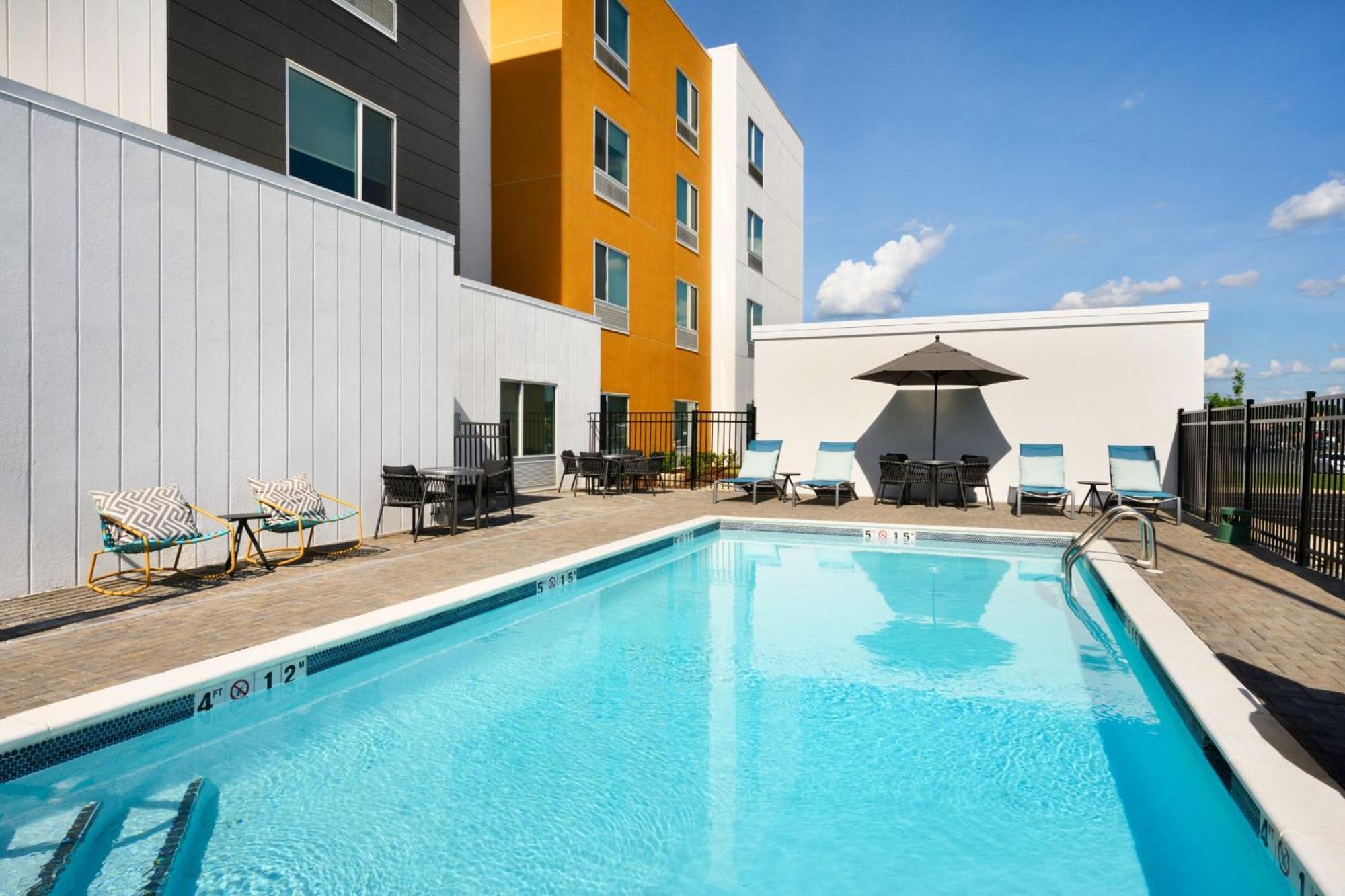 Towneplace Suites By Marriott Oxford Al Екстериор снимка